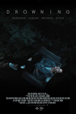 Утопающая (2019) смотреть онлайн